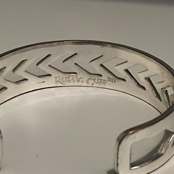 Rustic Cuff silver bracelet - Picture 2 of 2